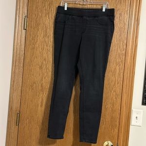 Old Navy Rockstar pull-on jeggings